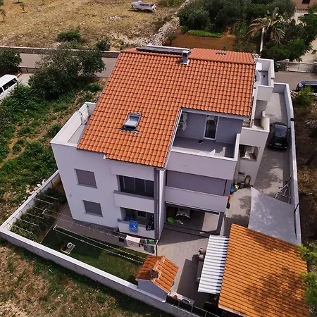 Luxury Mondo-4 By Interhome Daire Vir